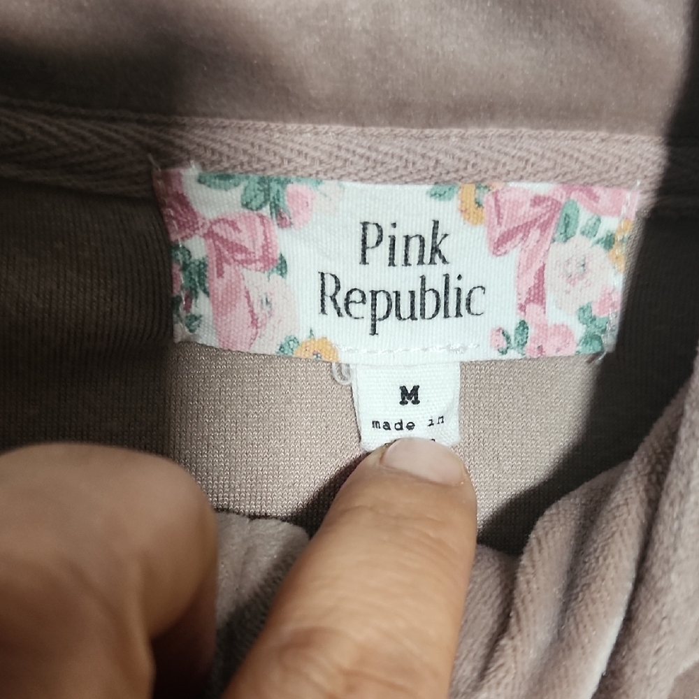 Women's Taupe Pullover Top - Picture 2 of 8